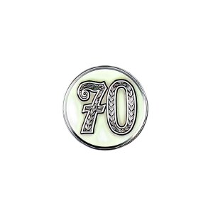 Ansicht 3D Zinn-Emblem Zahl 70 bei Pokale Meier
